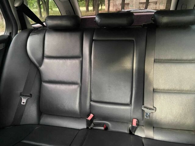 Серый Мерседес 200, объемом двигателя 1.8 л и пробегом 316 тыс. км за 5500 $, фото 18 на Automoto.ua