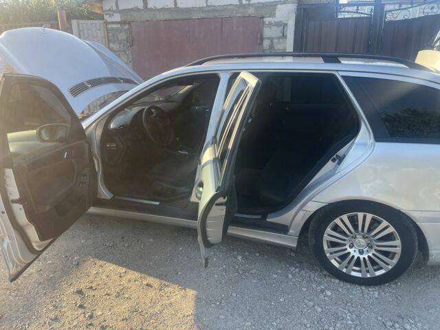 Серый Мерседес 200, объемом двигателя 2.1 л и пробегом 445 тыс. км за 5100 $, фото 6 на Automoto.ua