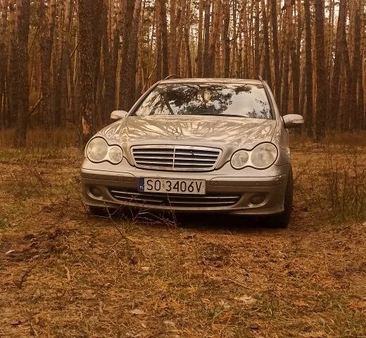 Серый Мерседес 200, объемом двигателя 0 л и пробегом 400 тыс. км за 3000 $, фото 2 на Automoto.ua