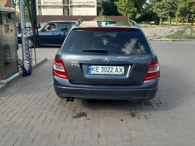 Серый Мерседес 200, объемом двигателя 2.1 л и пробегом 392 тыс. км за 7300 $, фото 15 на Automoto.ua