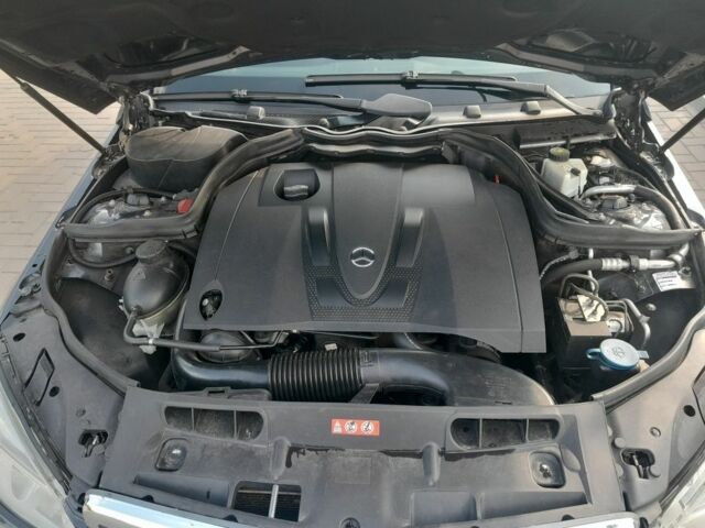 Серый Мерседес 200, объемом двигателя 2.1 л и пробегом 392 тыс. км за 7300 $, фото 3 на Automoto.ua