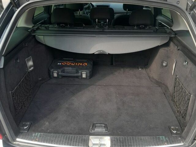 Серый Мерседес 200, объемом двигателя 2.1 л и пробегом 392 тыс. км за 7300 $, фото 13 на Automoto.ua