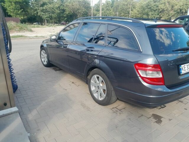 Серый Мерседес 200, объемом двигателя 2.1 л и пробегом 392 тыс. км за 7300 $, фото 9 на Automoto.ua