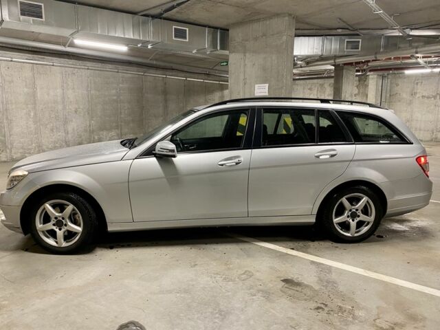 Серый Мерседес 200, объемом двигателя 2.1 л и пробегом 300 тыс. км за 7400 $, фото 5 на Automoto.ua