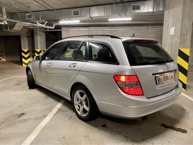 Серый Мерседес 200, объемом двигателя 2.1 л и пробегом 300 тыс. км за 7400 $, фото 4 на Automoto.ua