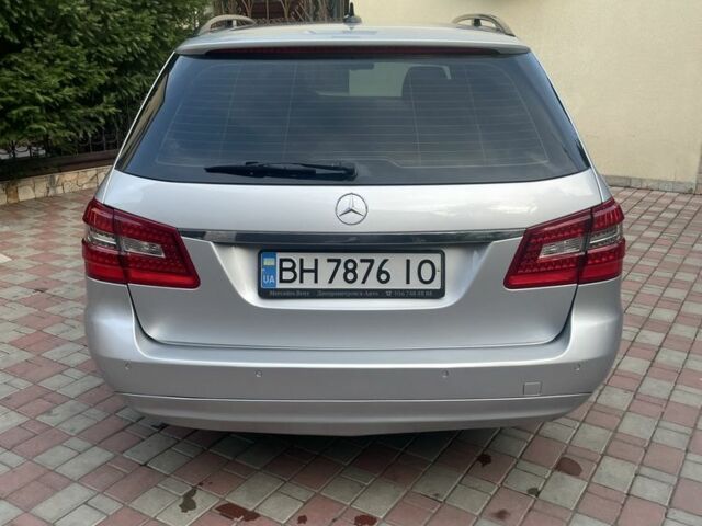 Серый Мерседес 200, объемом двигателя 2.1 л и пробегом 266 тыс. км за 10500 $, фото 6 на Automoto.ua