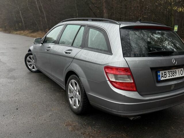 Сірий Мерседес 200, об'ємом двигуна 2.1 л та пробігом 260 тис. км за 9200 $, фото 5 на Automoto.ua