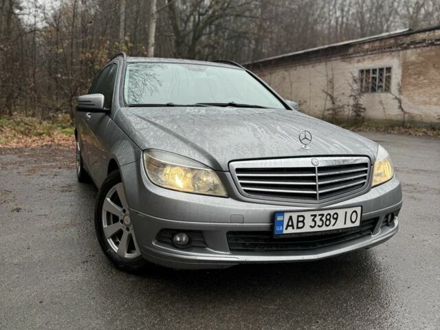 Сірий Мерседес 200, об'ємом двигуна 2.1 л та пробігом 260 тис. км за 9200 $, фото 1 на Automoto.ua