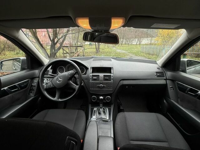 Сірий Мерседес 200, об'ємом двигуна 2.1 л та пробігом 260 тис. км за 9200 $, фото 6 на Automoto.ua