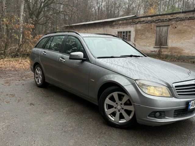 Сірий Мерседес 200, об'ємом двигуна 2.1 л та пробігом 260 тис. км за 9200 $, фото 4 на Automoto.ua