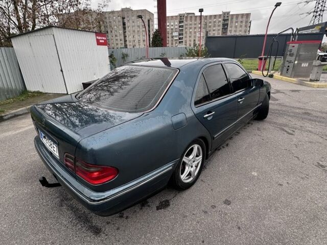 Синій Мерседес 200, об'ємом двигуна 3.2 л та пробігом 341 тис. км за 4000 $, фото 1 на Automoto.ua