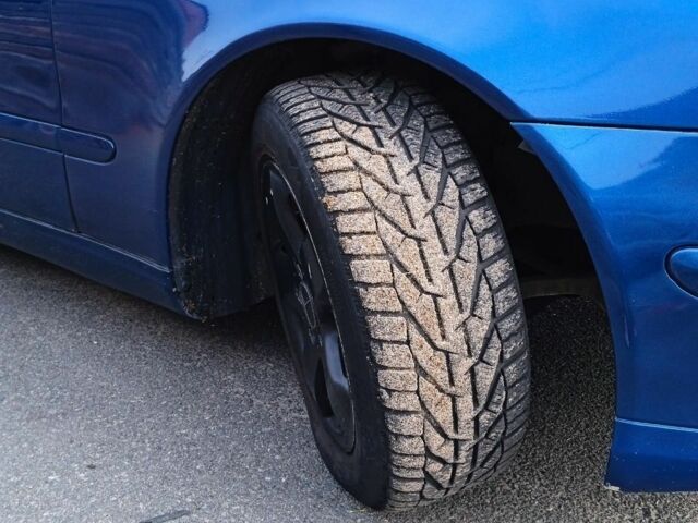 Синий Мерседес 200, объемом двигателя 2 л и пробегом 249 тыс. км за 4200 $, фото 15 на Automoto.ua