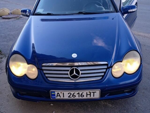 Синий Мерседес 200, объемом двигателя 2 л и пробегом 249 тыс. км за 4200 $, фото 14 на Automoto.ua