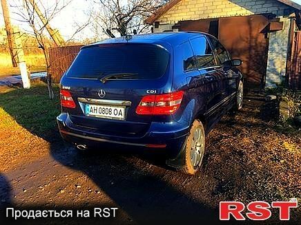 Синий Мерседес 200, объемом двигателя 2 л и пробегом 300 тыс. км за 6500 $, фото 3 на Automoto.ua