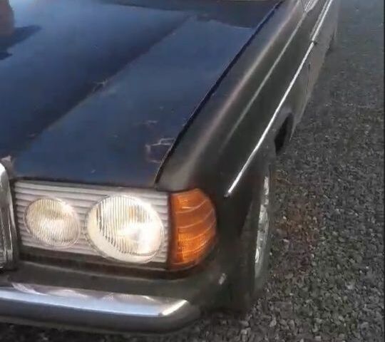 Синий Мерседес 200, объемом двигателя 2 л и пробегом 680 тыс. км за 1300 $, фото 1 на Automoto.ua