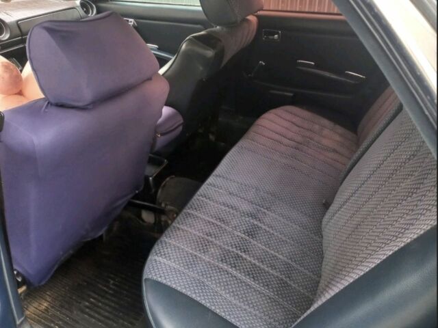 Синий Мерседес 200, объемом двигателя 2 л и пробегом 680 тыс. км за 1300 $, фото 5 на Automoto.ua