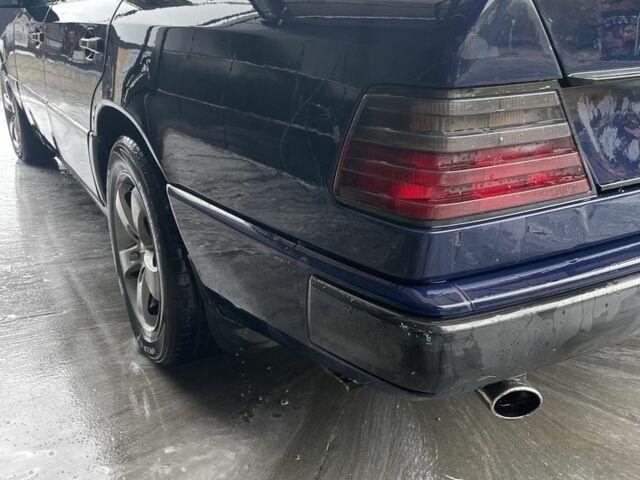 Синий Мерседес 200, объемом двигателя 2 л и пробегом 385 тыс. км за 1600 $, фото 7 на Automoto.ua