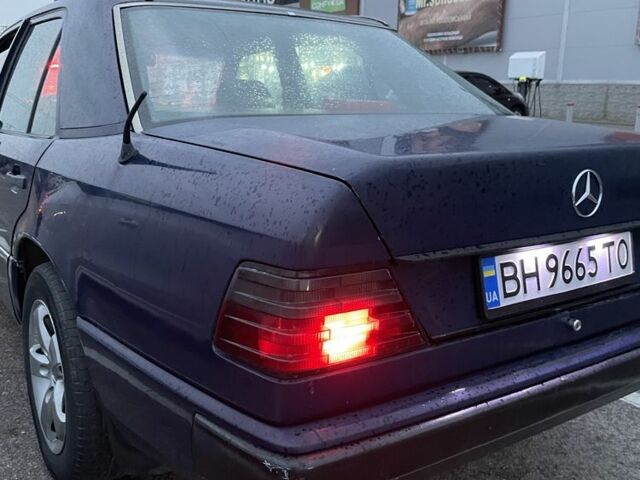 Синий Мерседес 200, объемом двигателя 2 л и пробегом 385 тыс. км за 1600 $, фото 8 на Automoto.ua