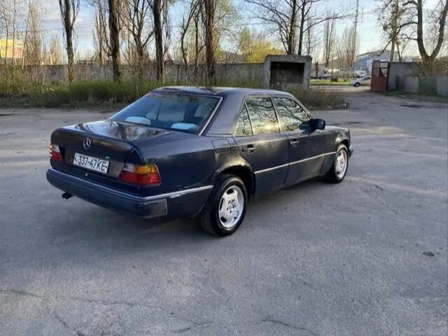 Синий Мерседес 200, объемом двигателя 2 л и пробегом 345 тыс. км за 1300 $, фото 1 на Automoto.ua