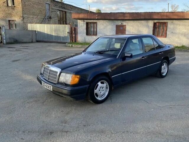 Синий Мерседес 200, объемом двигателя 2 л и пробегом 345 тыс. км за 1300 $, фото 5 на Automoto.ua