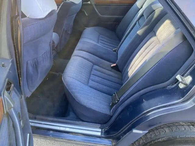 Синий Мерседес 200, объемом двигателя 2 л и пробегом 345 тыс. км за 1300 $, фото 11 на Automoto.ua