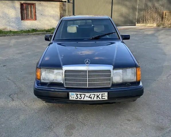 Синий Мерседес 200, объемом двигателя 2 л и пробегом 345 тыс. км за 1300 $, фото 6 на Automoto.ua