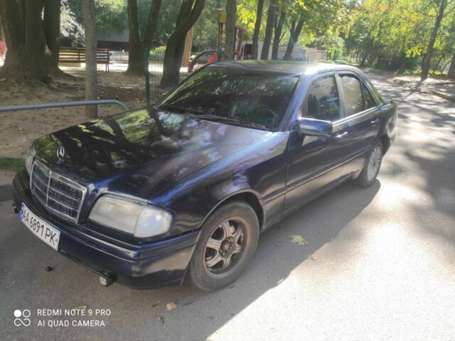 Синій Мерседес 200, об'ємом двигуна 2.2 л та пробігом 3 тис. км за 1670 $, фото 2 на Automoto.ua