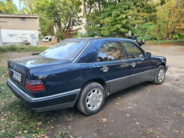 Синій Мерседес 200, об'ємом двигуна 2 л та пробігом 295 тис. км за 2600 $, фото 4 на Automoto.ua