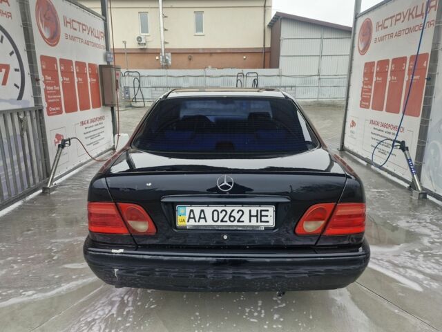 Синій Мерседес 200, об'ємом двигуна 2 л та пробігом 432 тис. км за 2100 $, фото 3 на Automoto.ua