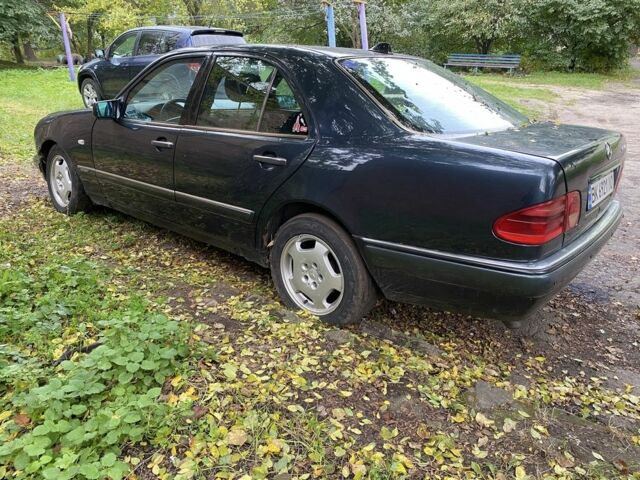 Мерседес 200 1996 у Здолбунове на Automoto.ua Синій Мерседес 200, об'ємом двигуна 2 л та пробігом 300 тис. км за 1900 $, фото 1 на Automoto.ua