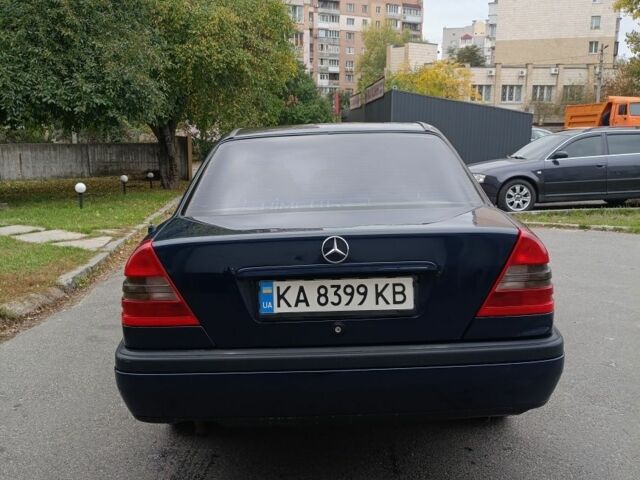 Синій Мерседес 200, об'ємом двигуна 2 л та пробігом 458 тис. км за 3000 $, фото 2 на Automoto.ua