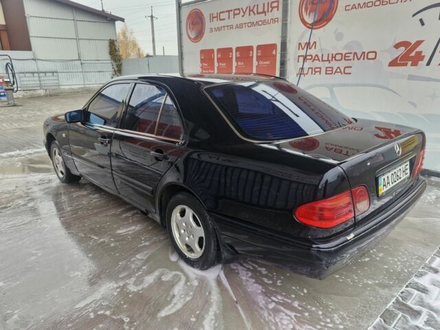 Синій Мерседес 200, об'ємом двигуна 2 л та пробігом 432 тис. км за 2100 $, фото 2 на Automoto.ua