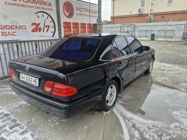 Синій Мерседес 200, об'ємом двигуна 2 л та пробігом 432 тис. км за 2100 $, фото 4 на Automoto.ua