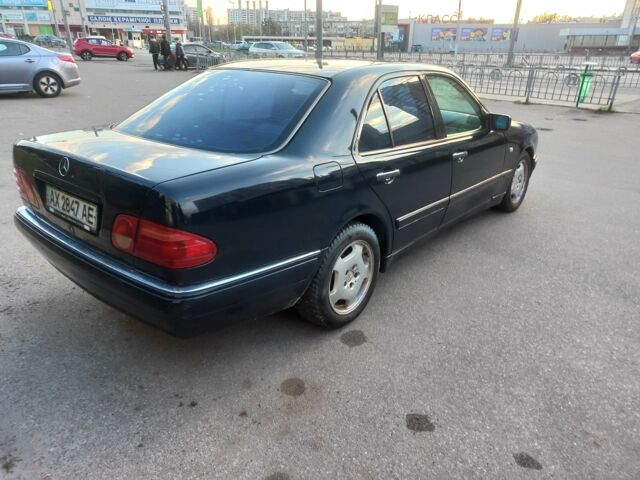 Синій Мерседес 200, об'ємом двигуна 2 л та пробігом 373 тис. км за 4350 $, фото 3 на Automoto.ua