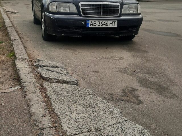 Синій Мерседес 200, об'ємом двигуна 2 л та пробігом 405 тис. км за 2100 $, фото 1 на Automoto.ua