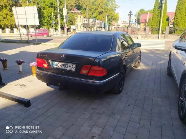 Синій Мерседес 200, об'ємом двигуна 2 л та пробігом 1000 тис. км за 2100 $, фото 2 на Automoto.ua