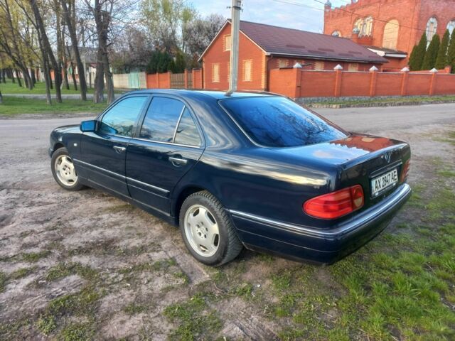 Синій Мерседес 200, об'ємом двигуна 2 л та пробігом 373 тис. км за 4350 $, фото 5 на Automoto.ua