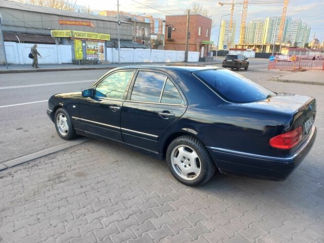 Синій Мерседес 200, об'ємом двигуна 2 л та пробігом 373 тис. км за 4350 $, фото 4 на Automoto.ua