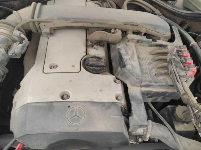 Синий Мерседес 200, объемом двигателя 2 л и пробегом 300 тыс. км за 1800 $, фото 15 на Automoto.ua