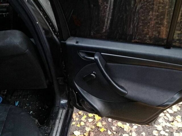 Синий Мерседес 200, объемом двигателя 1.8 л и пробегом 121 тыс. км за 650 $, фото 7 на Automoto.ua