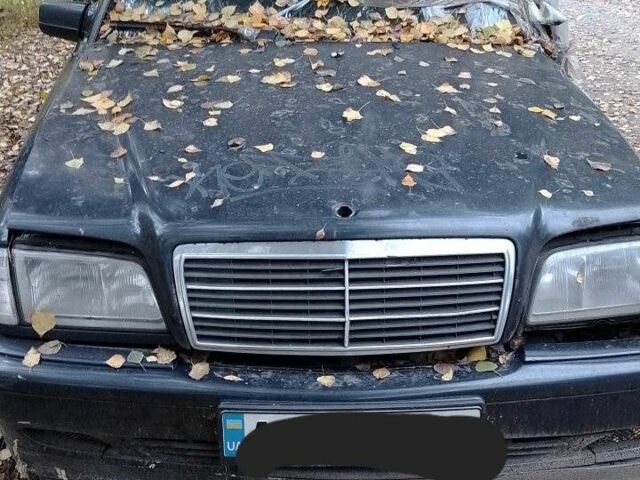 Синий Мерседес 200, объемом двигателя 1.8 л и пробегом 121 тыс. км за 650 $, фото 1 на Automoto.ua