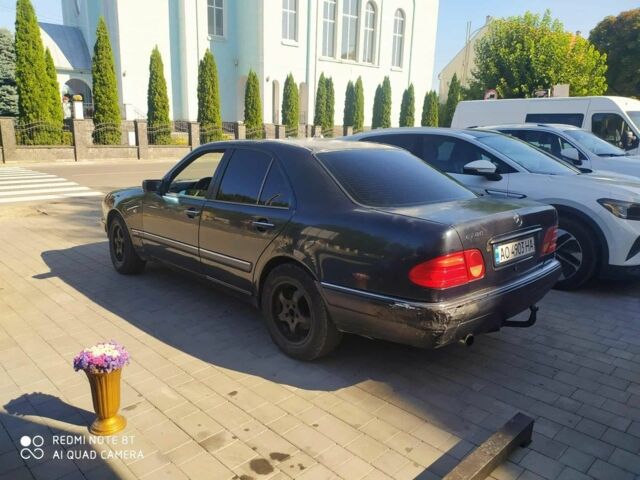Синій Мерседес 200, об'ємом двигуна 2 л та пробігом 1000 тис. км за 2100 $, фото 3 на Automoto.ua