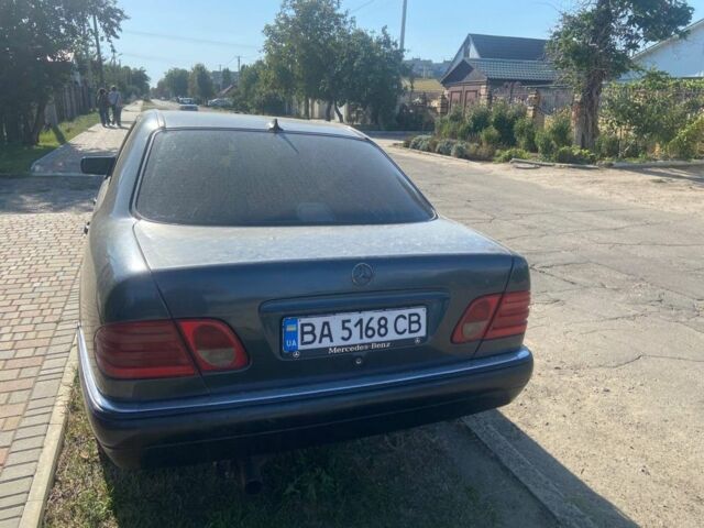 Синій Мерседес 200, об'ємом двигуна 2 л та пробігом 404 тис. км за 2428 $, фото 2 на Automoto.ua