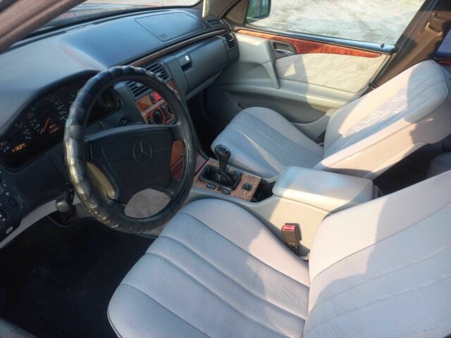 Синій Мерседес 200, об'ємом двигуна 2 л та пробігом 373 тис. км за 4350 $, фото 10 на Automoto.ua