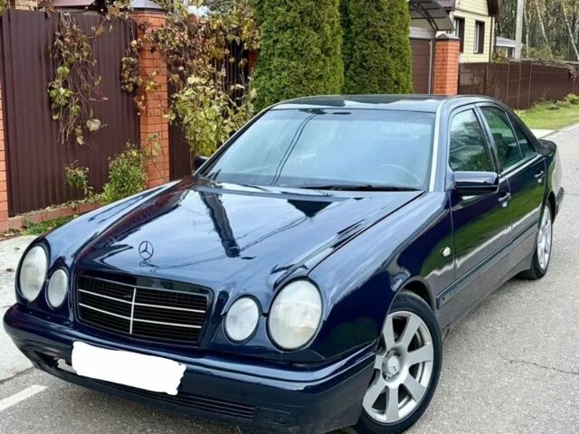 Синий Мерседес 200, объемом двигателя 2 л и пробегом 287 тыс. км за 2000 $, фото 4 на Automoto.ua