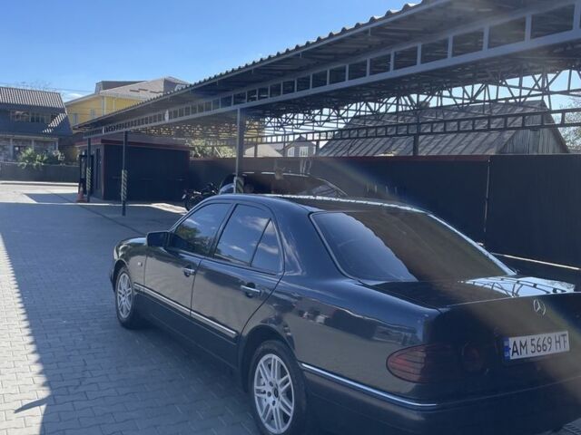 Синій Мерседес 200, об'ємом двигуна 2 л та пробігом 600 тис. км за 3400 $, фото 3 на Automoto.ua