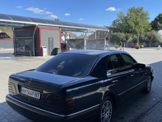 Синій Мерседес 200, об'ємом двигуна 2 л та пробігом 600 тис. км за 3400 $, фото 2 на Automoto.ua