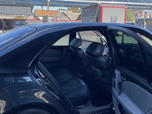 Синій Мерседес 200, об'ємом двигуна 2 л та пробігом 600 тис. км за 3400 $, фото 6 на Automoto.ua