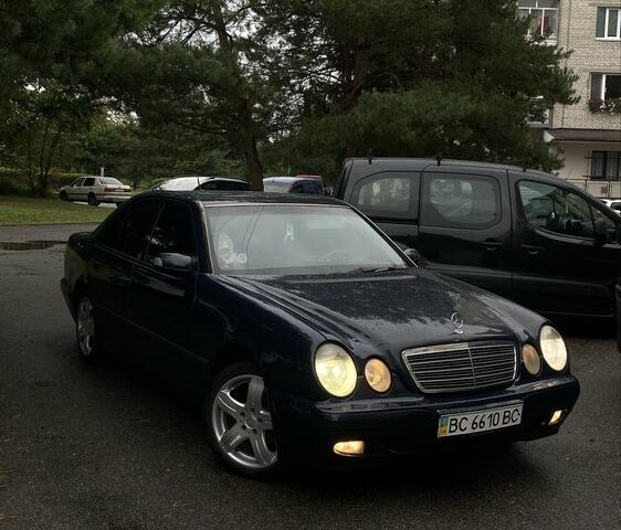 Синій Мерседес 200, об'ємом двигуна 2.2 л та пробігом 300 тис. км за 3250 $, фото 8 на Automoto.ua