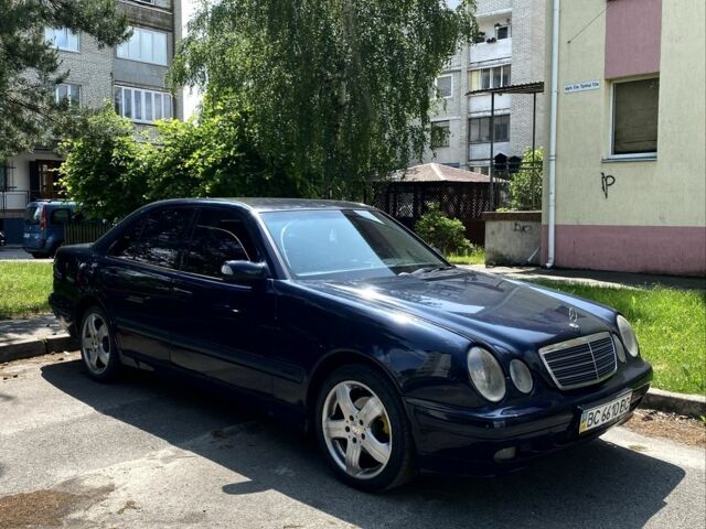 Синій Мерседес 200, об'ємом двигуна 2.2 л та пробігом 300 тис. км за 3250 $, фото 1 на Automoto.ua